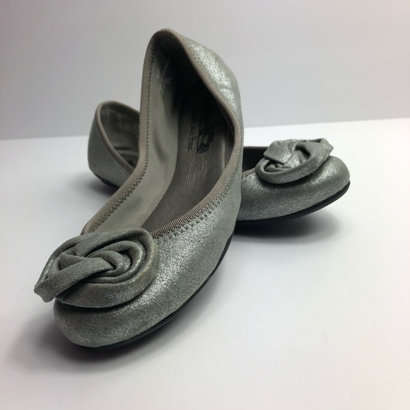 SOLD Coach And Four Silver Ballet Flats - Picture 1 of 6